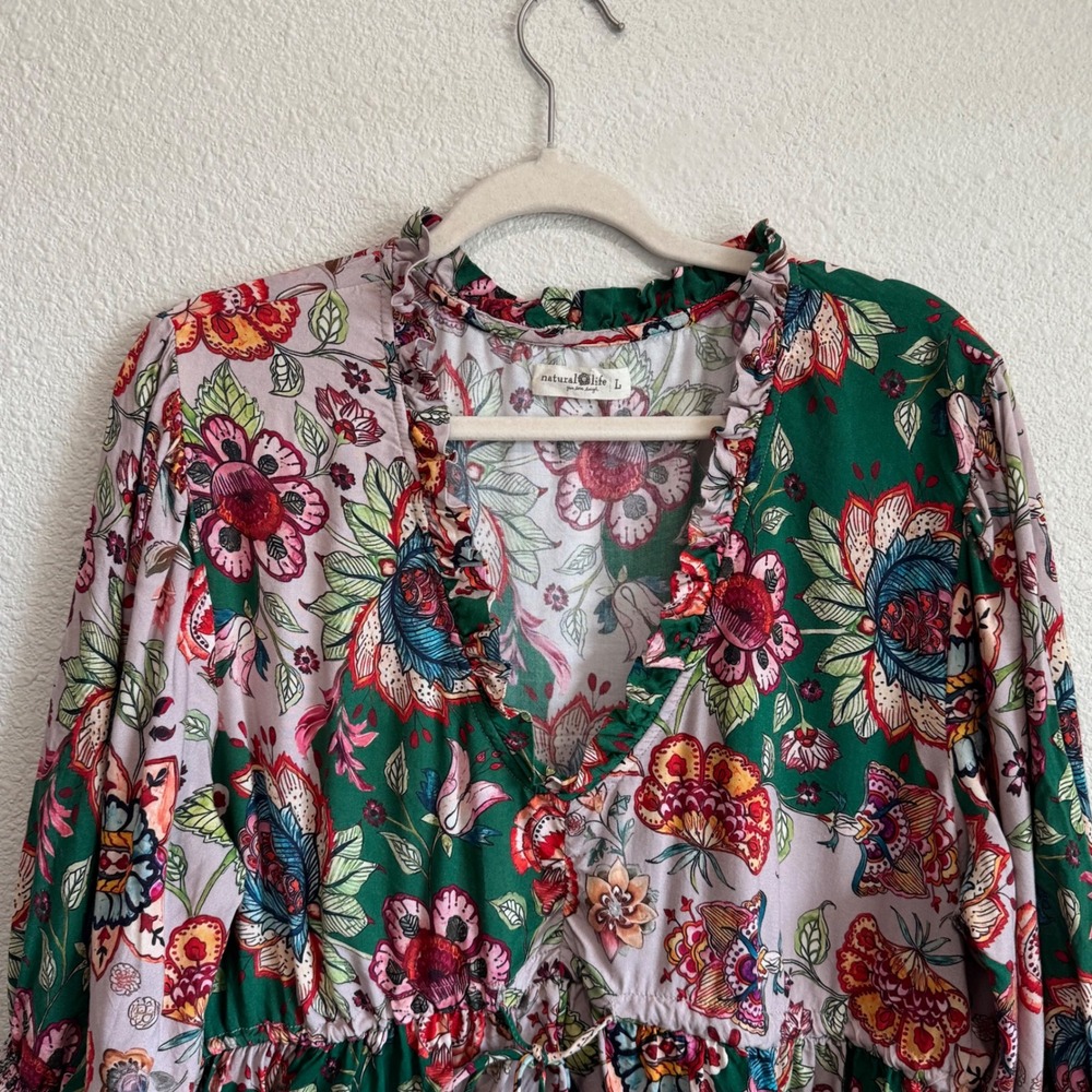 Natural Life Floral Boho Peplum Top Green‎ Pink Tassels Ruffle V-Neck Large Boho - Picture 2 of 9